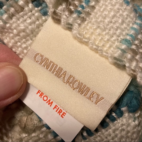 Cynthia Rowley Cream/Teal Accent Throw - Picture 2 of 3